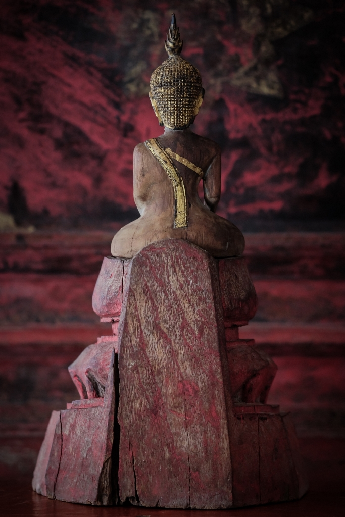 #woodthaibuddha #thaibuddha #lannabuddha #buddha #buddhas 3buddhastatue #antiquebuddha #antiquebuddhas #buddhaforsale
