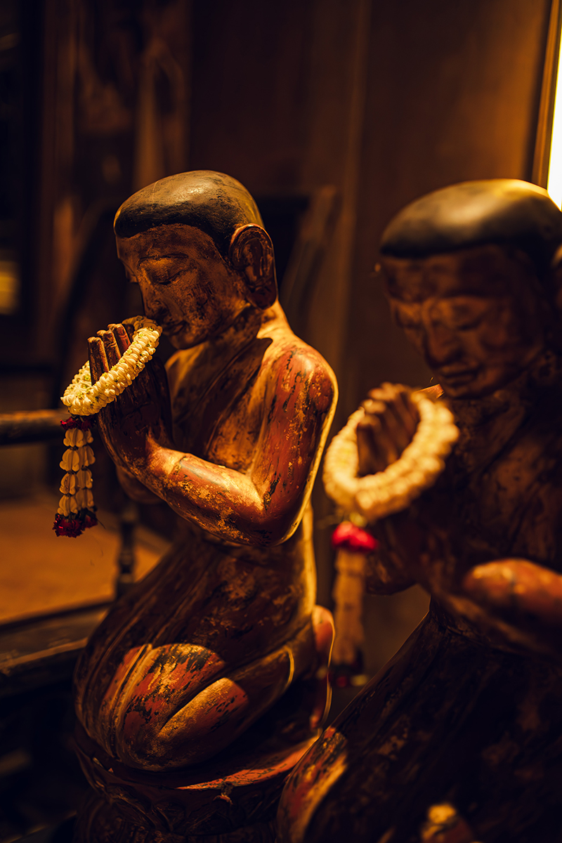 #monk #monks #buddhistmonk #antiquebuddha #antiquebuddhas #statue