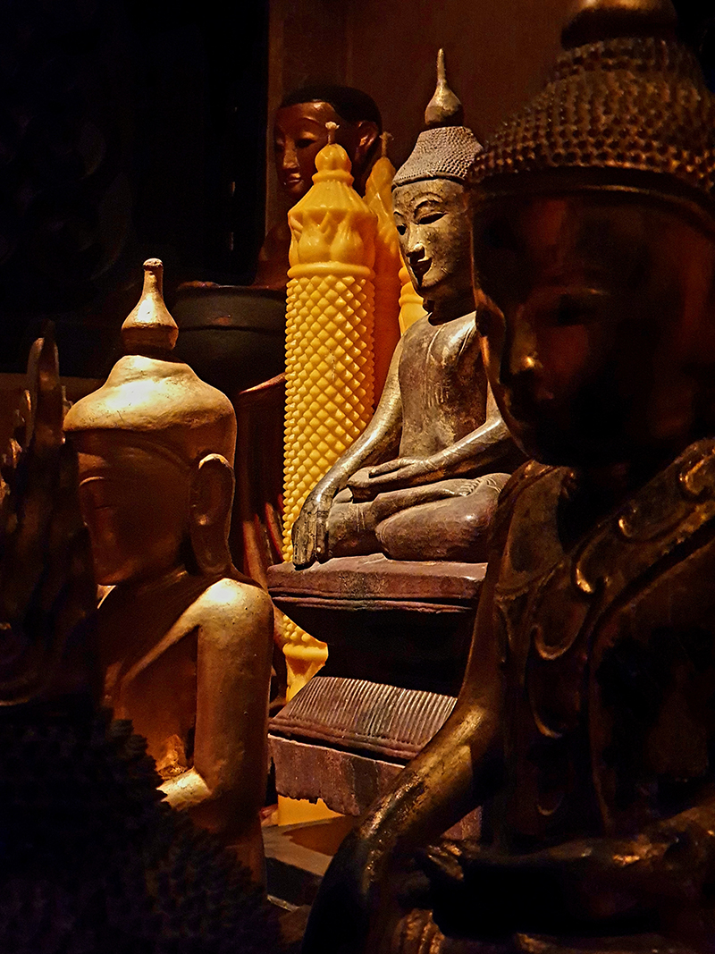 #woodburmabuddha #burmabuddha #antiquebuddha #buddha #buddhastastue #statue #shanbuddha #avabuddha 3mandalaybuddha #antiquebuddhas #buddhaart