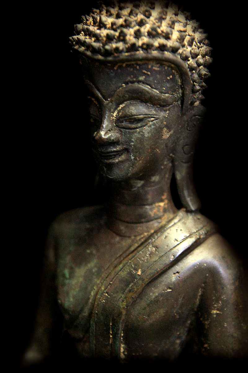 #laosbuddha #bronzebuddha #standingbuddha #buddha #buddhas #buddhastatue #buddhaart #buddhist #antiquebuddhas #antiquebuddha #Laos #buddhastatues