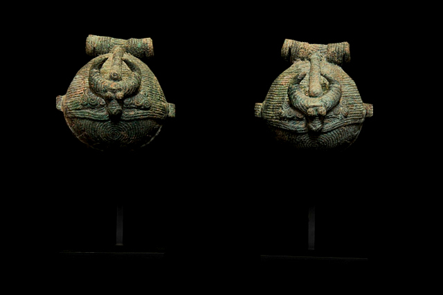 Extremely Rare 16C Vietnam Bronze Dong Song Bell. #BB094