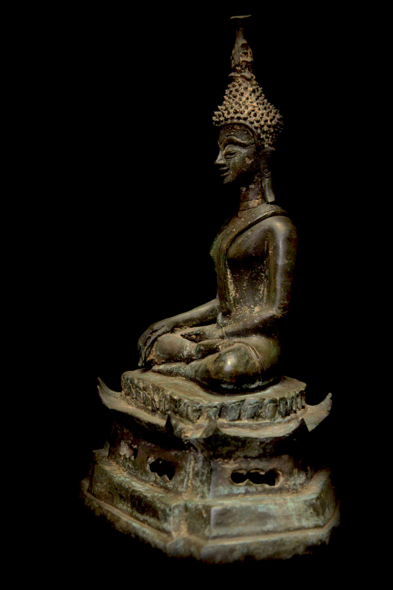 #laosbuddha #bronzebuddha #standingbuddha #buddha #buddhas #buddhastatue #buddhaart #buddhist #antiquebuddhas #antiquebuddha #Laos #buddhastatues