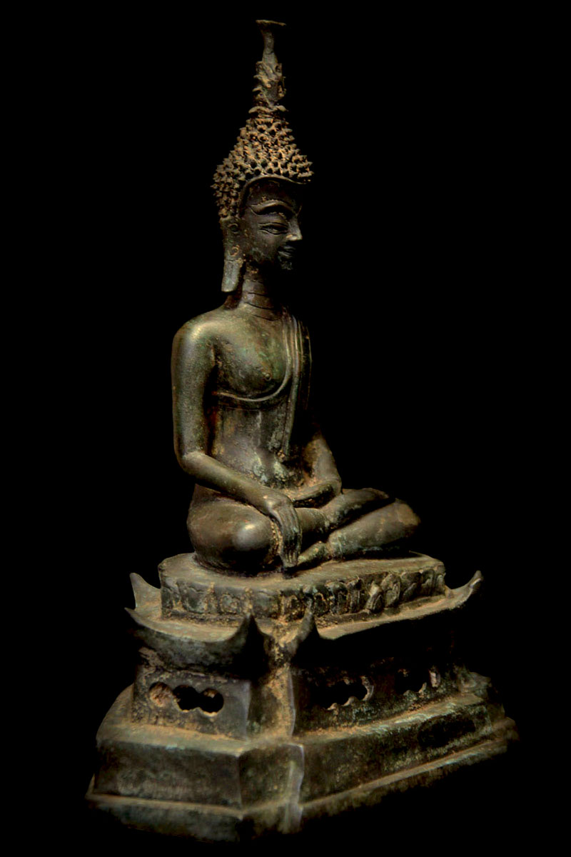 #laosbuddha #bronzebuddha #standingbuddha #buddha #buddhas #buddhastatue #buddhaart #buddhist #antiquebuddhas #antiquebuddha #Laos #buddhastatues