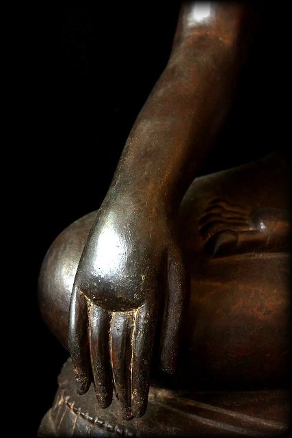 Extremely Rare 18C Bronze Chiangsang Buddha # B02-23