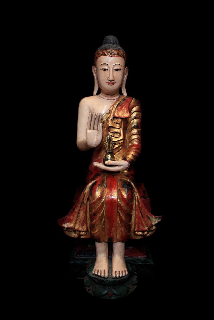 #woodburmabuddha #burmabuddha #antiquebuddha #buddha #buddhastastue #statue #shanbuddha #avabuddha 3mandalaybuddha #antiquebuddhas #buddhaart