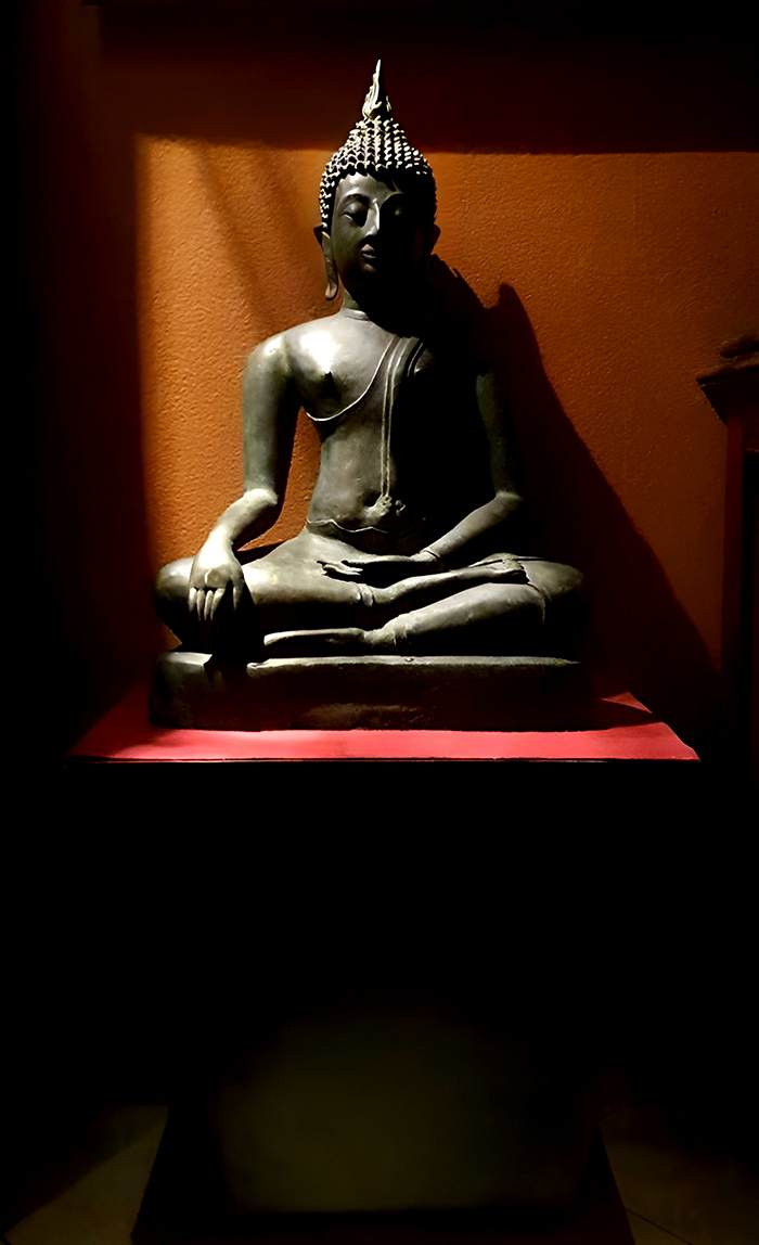 #bronzebuddha #thaibuddha #chiangsangbuddha #buddha #buddhas #buddhastatue #antiquebuddha #antiquebuddhas