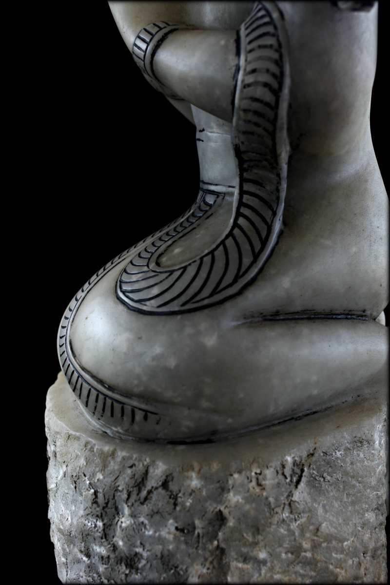 Extremely Rare 17C Alabaster Sitting Crowned Ava Buddha #DW016