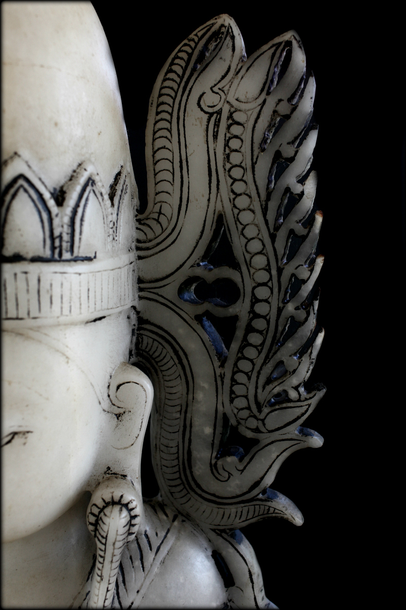 Extremely Rare 17C Alabaster Sitting Crowned Ava Buddha #DW016