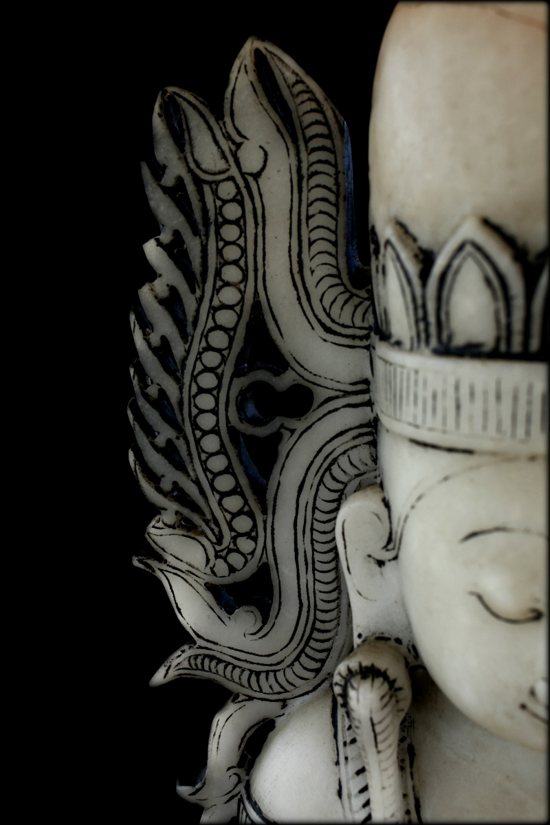 Extremely Rare 17C Alabaster Sitting Crowned Ava Buddha #DW016