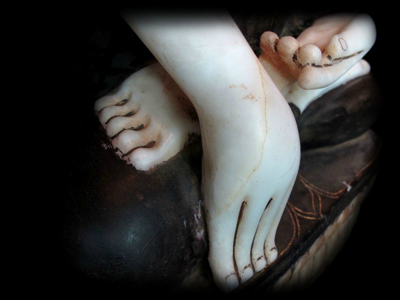 Extremely Rare 17C Alabaster Sitting Ava Buddha #DW018
