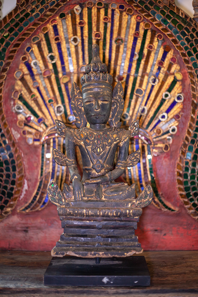Extremely Rare 18C Bronze Burmese Crowned Shan Buddha # DW021