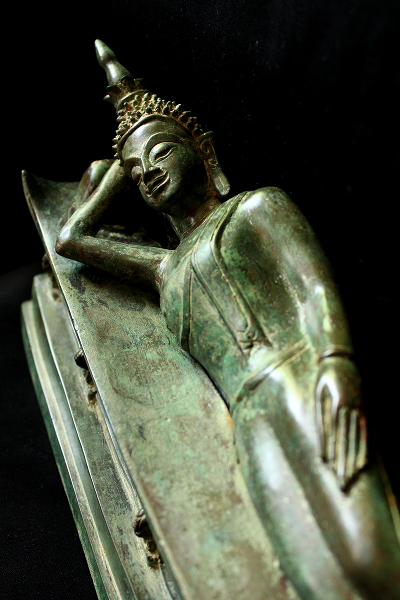 Extremely Rare 18C Bronze Reclining Laos Buddha #DW050