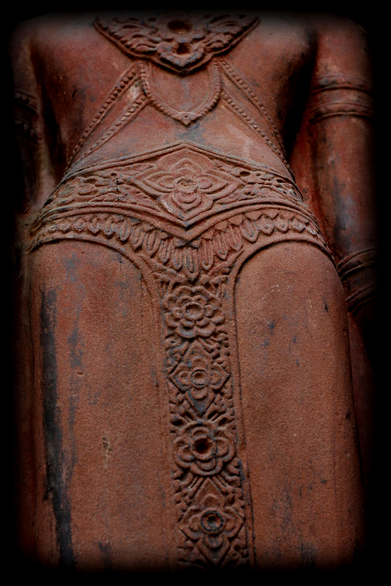 #uthongbuddha #thaibuddha #buddha #Buddhastatue #sandstonebuddha #antiquebuddhas #antiquebuddha 