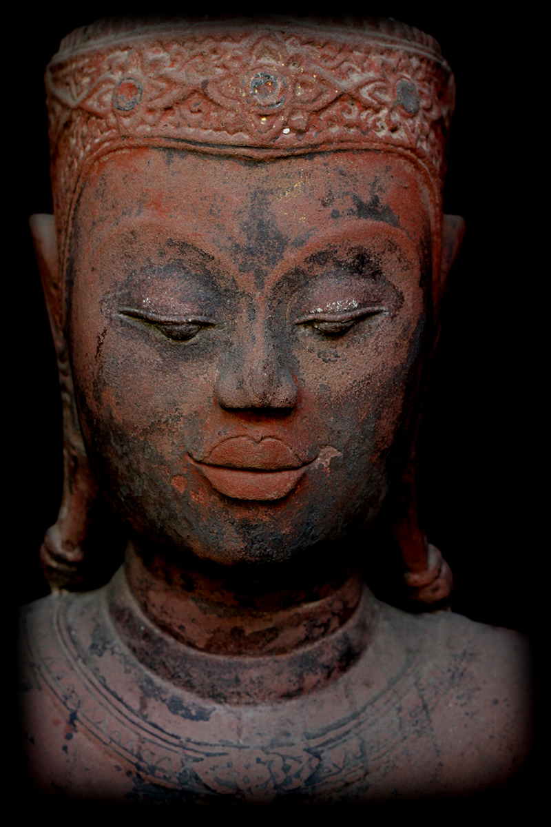 #uthongbuddha #thaibuddha #buddha #Buddhastatue #sandstonebuddha #antiquebuddhas #antiquebuddha 