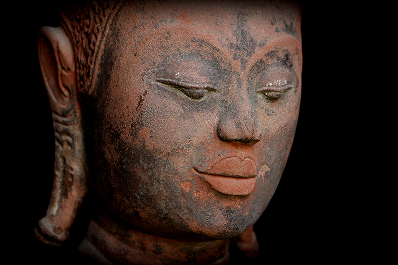 #uthongbuddha #thaibuddha #buddha #Buddhastatue #sandstonebuddha #antiquebuddhas #antiquebuddha 