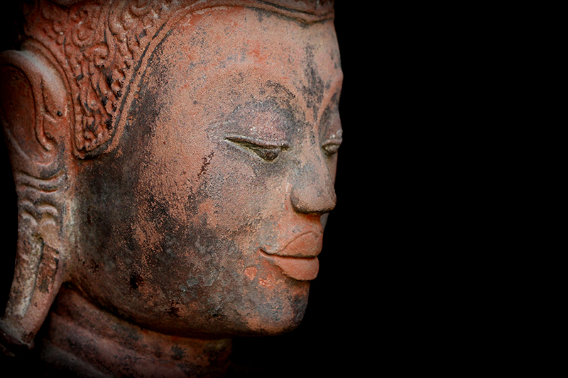 #uthongbuddha #thaibuddha #buddha #Buddhastatue #sandstonebuddha #antiquebuddhas #antiquebuddha 