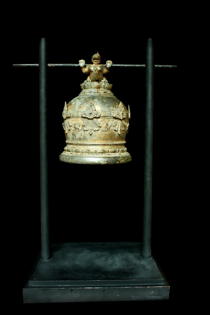 Extremely Rare Early 16C Bronze Pagun Temple Bell. #OF153