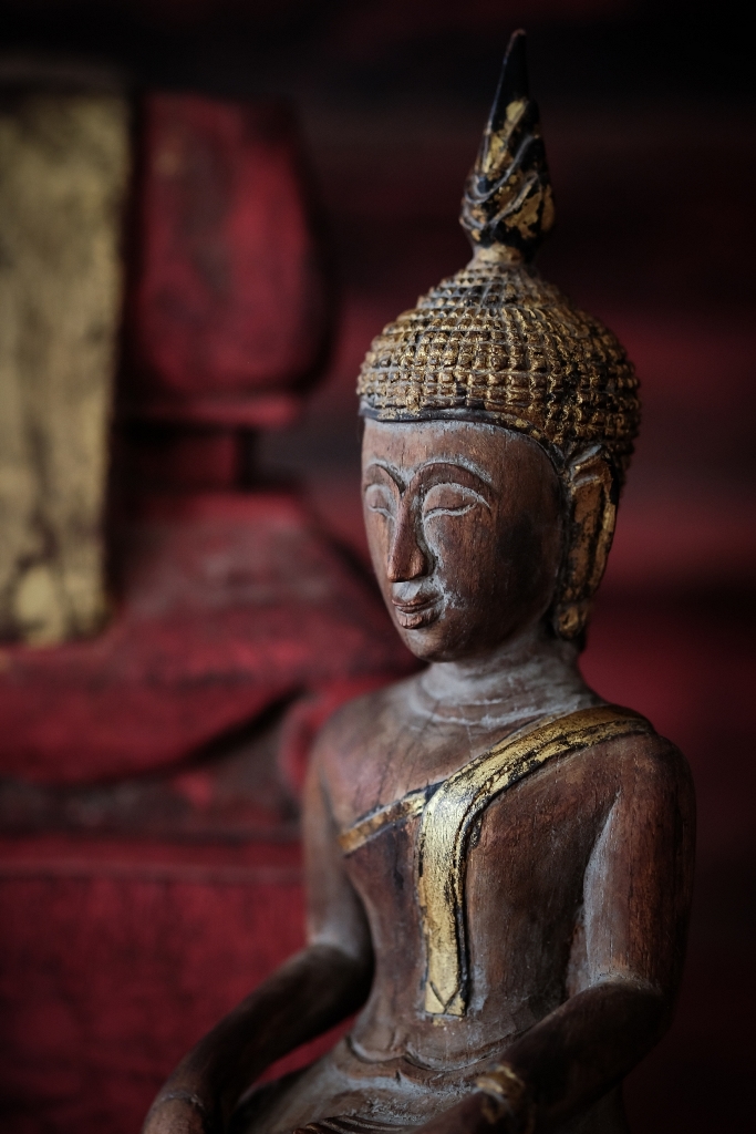 #woodthaibuddha #thaibuddha #lannabuddha #buddha #buddhas 3buddhastatue #antiquebuddha #antiquebuddhas #buddhaforsale
