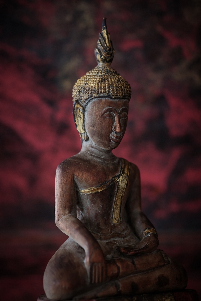 #woodthaibuddha #thaibuddha #lannabuddha #buddha #buddhas 3buddhastatue #antiquebuddha #antiquebuddhas #buddhaforsale