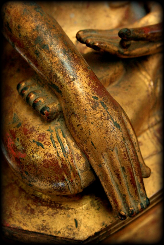 Extremely Rare 18C Bronze Burma Shan Buddha #068-2