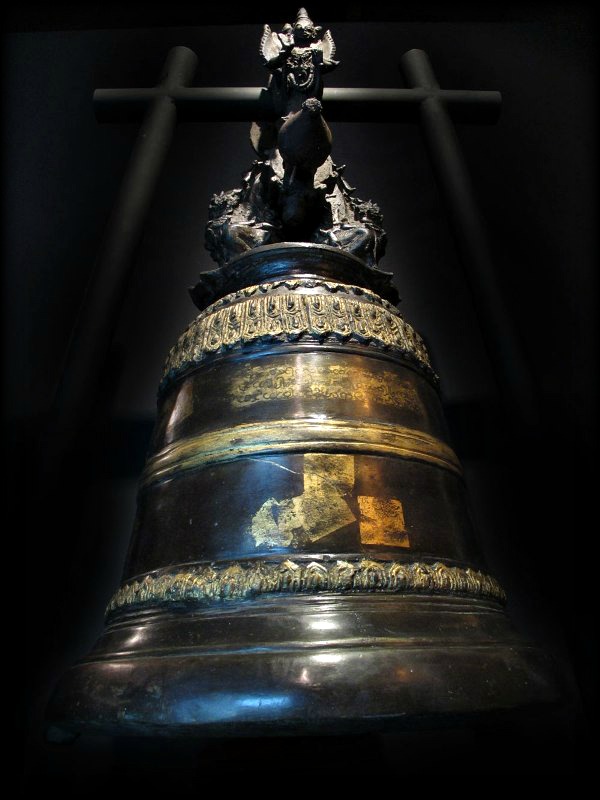 Fantastic 19C Bronze Thai Lanna Temple Bell #02