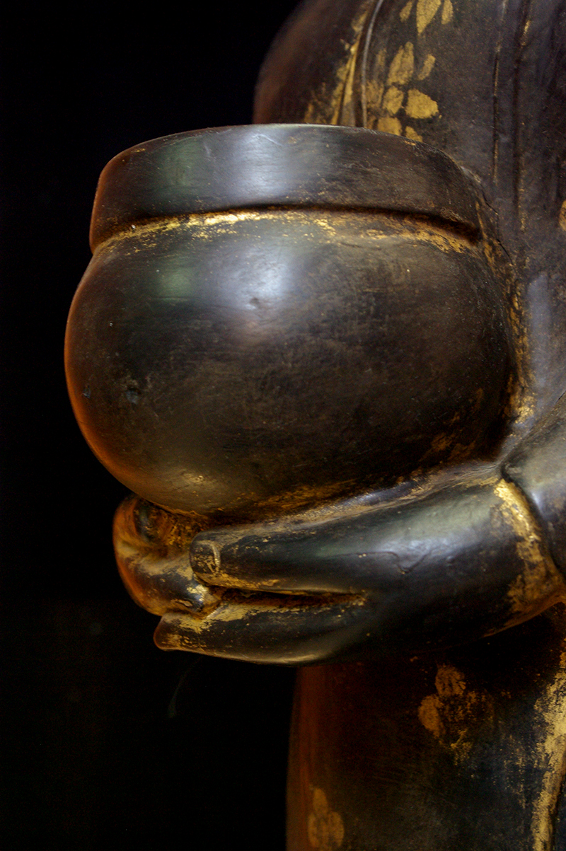 Extremely Rare Early 19C Wood Thai Lanna Buddha #B042-2