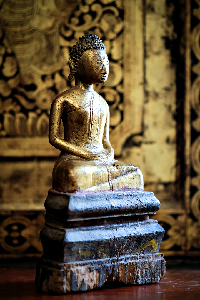 Extremely Rare Early 19C Wood Thai Lanna Buddha #B042-2