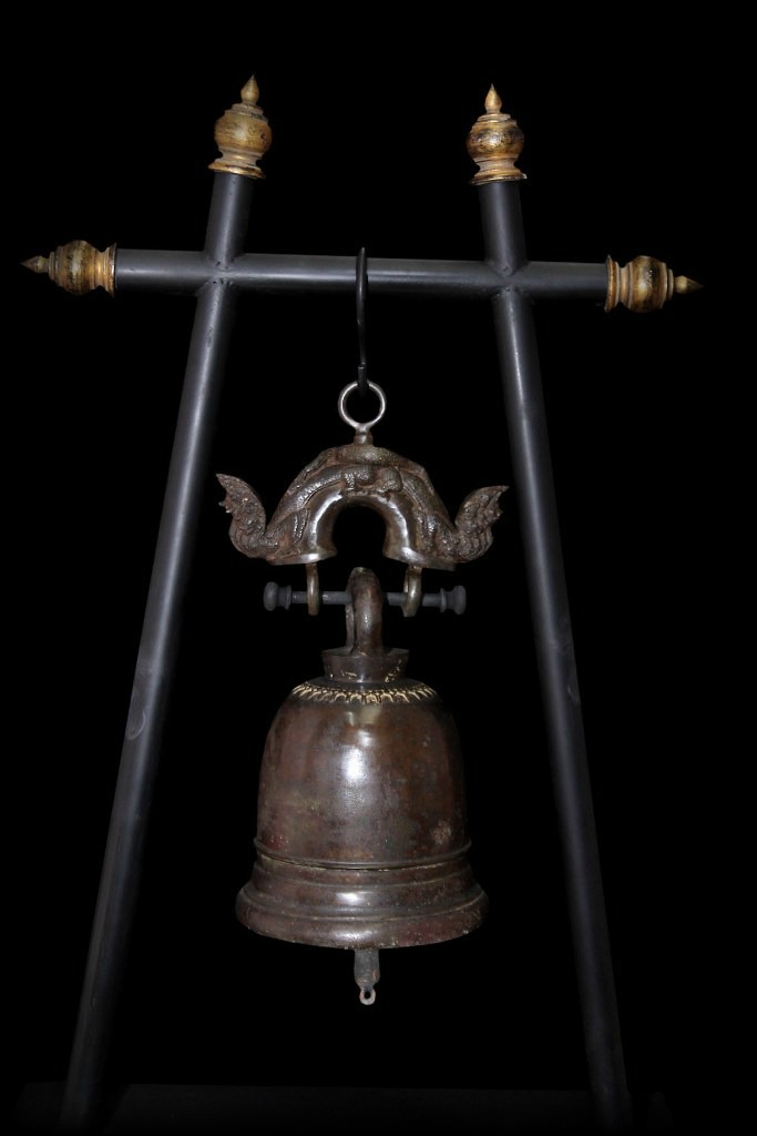 Extremely Rare Early 19C Bronze Laos Temple Bell #BB213