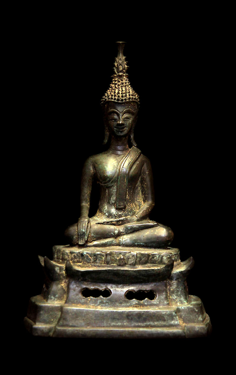 #laosbuddha #bronzebuddha #standingbuddha #buddha #buddhas #buddhastatue #buddhaart #buddhist #antiquebuddhas #antiquebuddha #Laos #buddhastatues