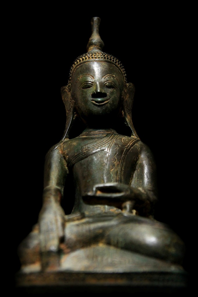 Extremely Rare 19C Bronze Burmese Shan Taiyai Buddha # BB203